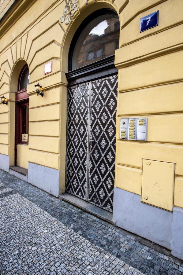Autentic Apartments Platnerska Praag Buitenkant foto
